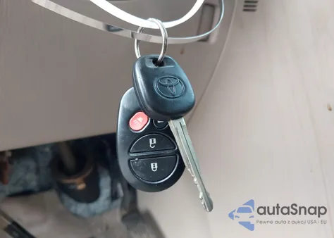 2004 Toyota Sienna Le из США, поврежденный, VIN 5TDBA23C94S004185